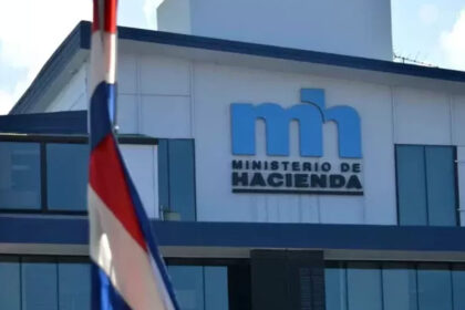 Fiscal 2025: Hacienda baja déficit y sostiene superávit