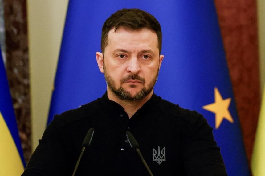 El presidente ucraniano Volodímir Zelensky ofreciendo un discurso por el Día de la Independencia en Kiev.