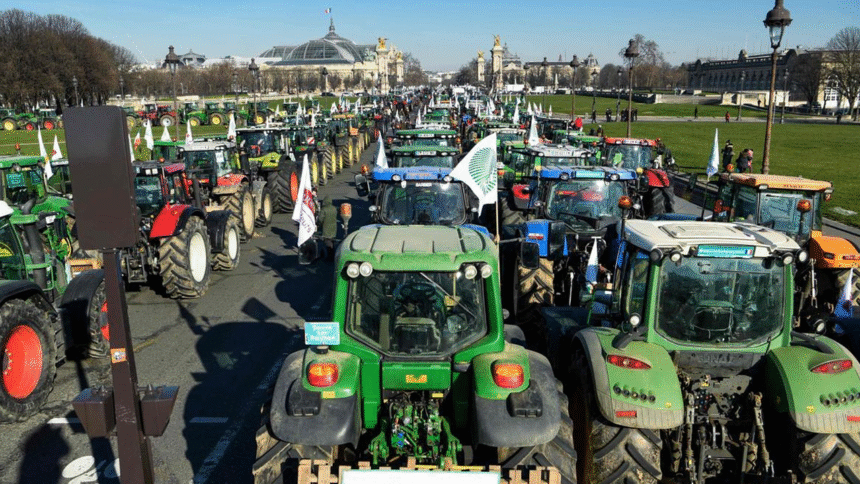 法国农民抗议 欧盟贸易协议街头示威现场