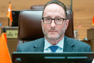 Eliécer Feinzaig se recupera tras cirugía en el Hospital Metropolitano.