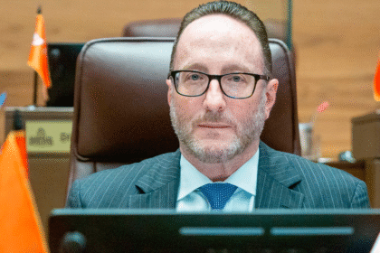 Eliécer Feinzaig se recupera tras cirugía en el Hospital Metropolitano.