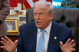 archivos Epstein Trump controversia decisión política