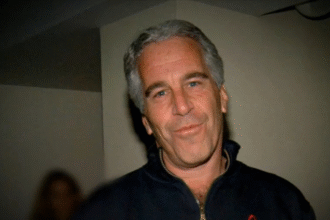 美国国会公开爱泼斯坦档案引发透明度争议的新闻图示