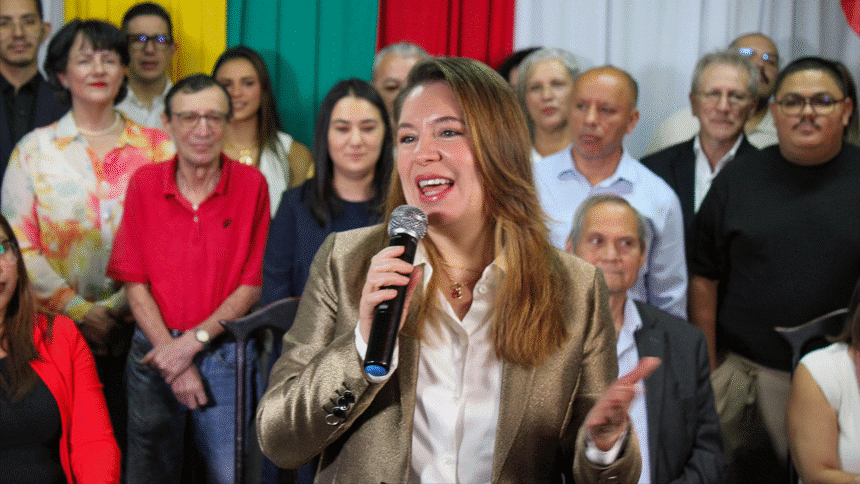 Autoridades municipales anuncian apoyo a Claudia Dobles en conferencia de prensa