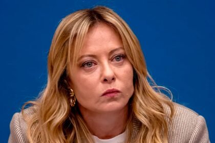meloni-italia-estudiantes-extranjeros-velo-escuelas