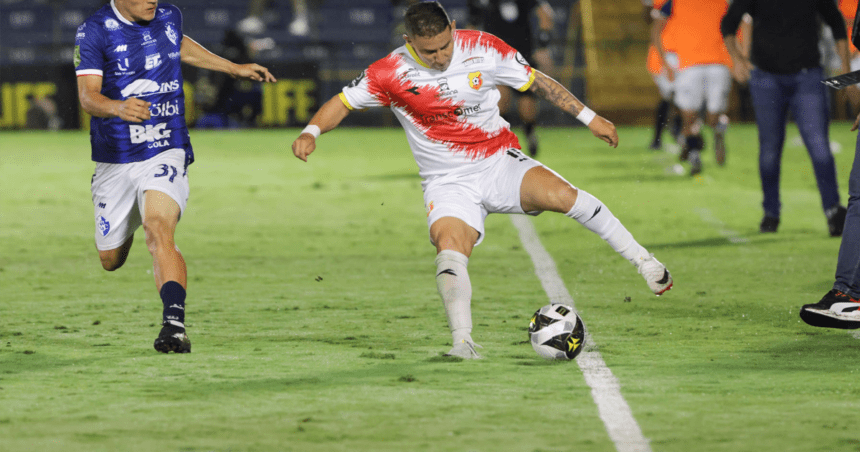 Herediano líder Clausura