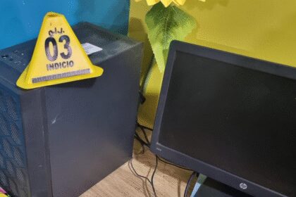 Agentes del OIJ durante allanamientos en CCSS