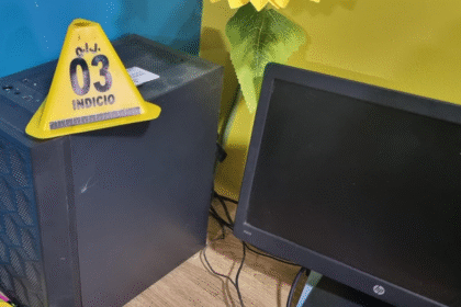 Agentes del OIJ durante allanamientos en CCSS