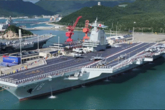 Portaaviones Fujian en ceremonia oficial