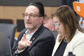  Eli Feinzaig denuncia vicios en licitación de Caldera