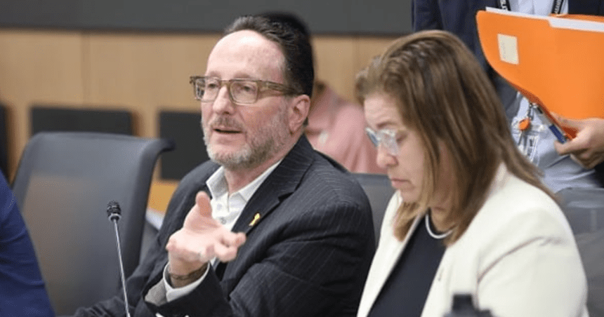  Eli Feinzaig denuncia vicios en licitación de Caldera