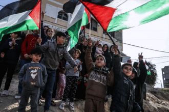 Alto el fuego Israel Hamás: liberación de rehenes y retiro parcial de tropas en Gaza.