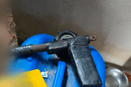 “PCD Montes de Oro decomisa drogas en allanamiento Calle Arroyo”