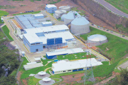 “Mercado Municipal de Puntarenas y área de descarga de aguas residuales, vista exterior.”