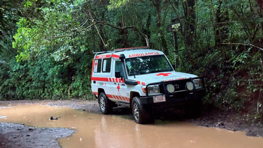 Rescatistas en búsqueda en Pico Blanco