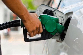 Precios de los combustibles 2025 muestran baja en gasolinas y alza en diésel y gas según Recope.