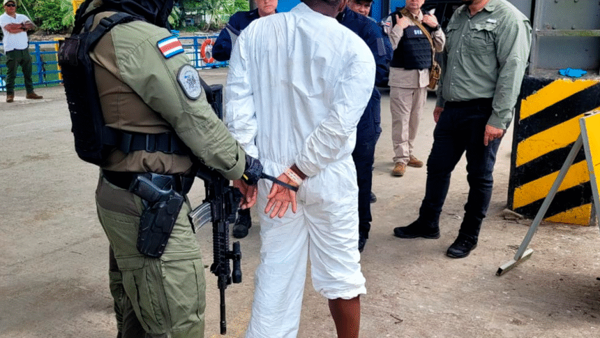 Imagen de decomiso de cocaína en Golfito en operación naval