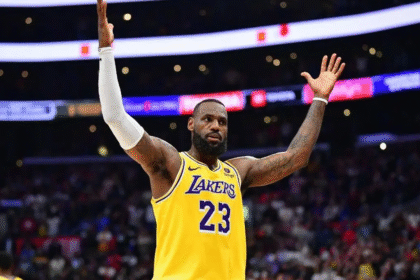 詹姆斯退役时间未定