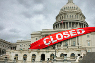 美国政府关闭进入第二天