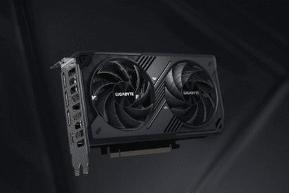 Tarjeta gráfica Nvidia RTX 5060 muestra su diseño de nueva generación.