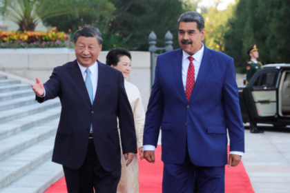 China Venezuela: Nicolás Maduro se reúne con un diplomático chino