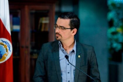¡Fuerte crítica de José María Villalta! Tacha de "burla" los argumentos salariales de diputados en la Asamblea