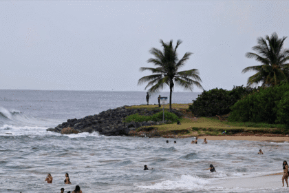 “Huracán Erin marejadas Bahamas y Outer Banks”