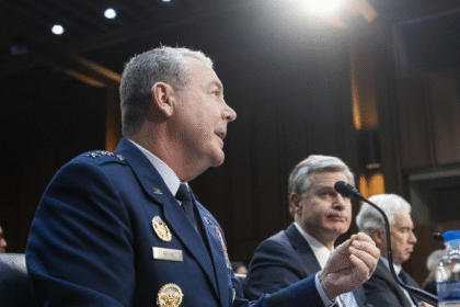 Pentágono destituye jefe de inteligencia tras revisión de ataques a Irán