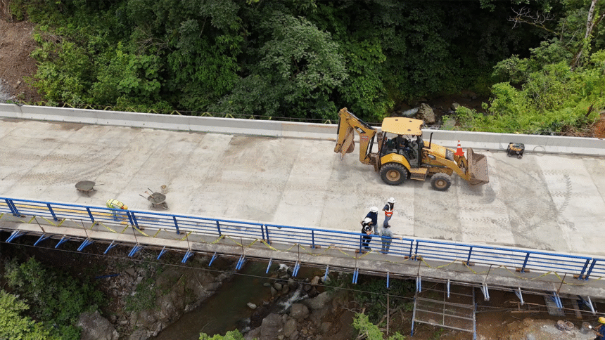 puente de 40 metros en Mora