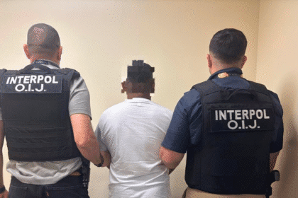 Interpol Costa Rica detiene a dos buscados en el Juan Santamaría