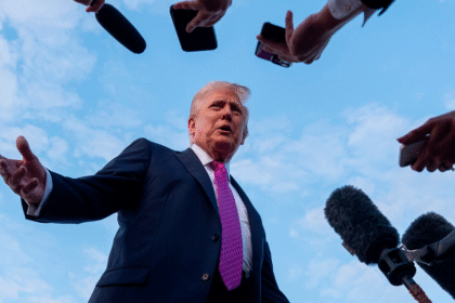 特朗普推动TikTok协议 美国政治影响