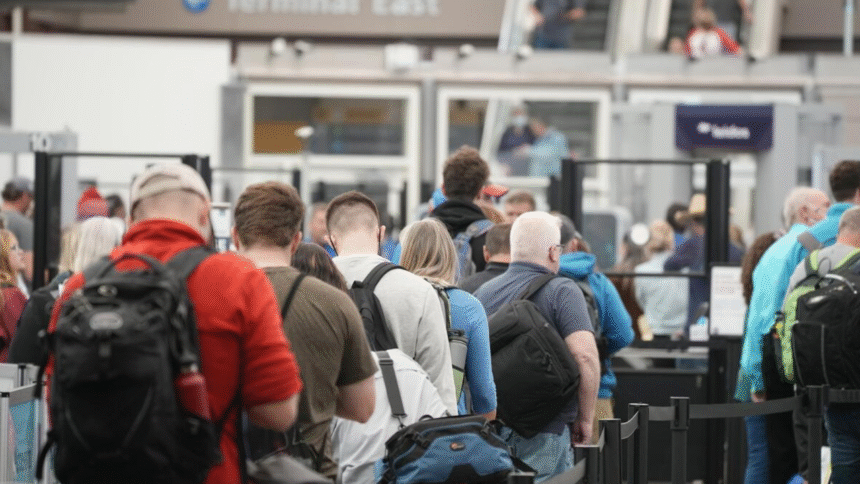 美国预算危机导致航班延误