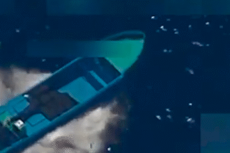 美国军舰在太平洋执行反毒打击任务