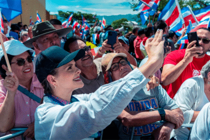 "Laura Fernández se pronuncia en favor de Rodrigo Chaves en representación del pueblo costarricense."