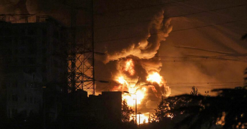 海峡：美以伊加码博弈推升全球油市风险