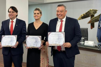 Elecciones: Laura Fernández recibe credenciales como Presidenta