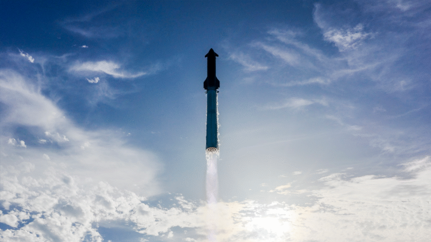 Nave SpaceX Starship durante splashdown exitoso tras vuelo de prueba.