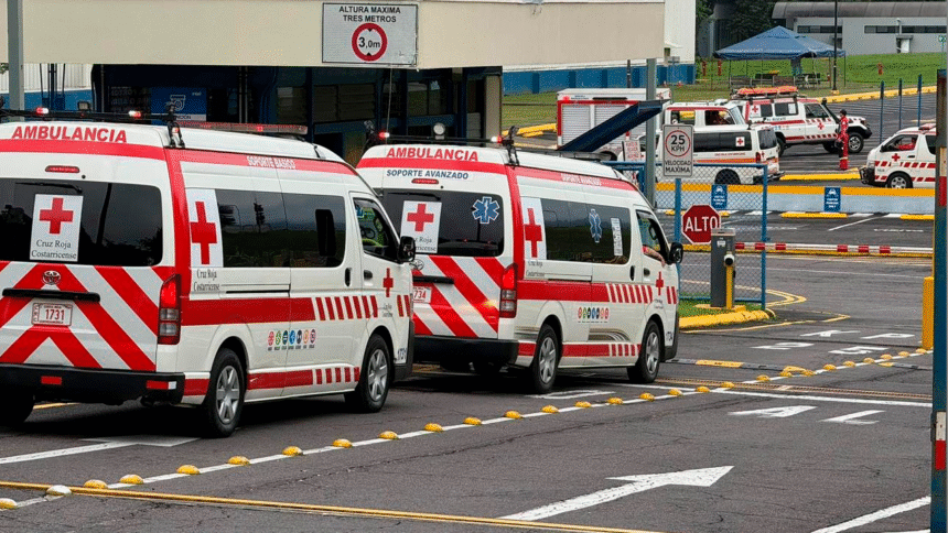Personal de la Cruz Roja durante atención de emergencia en Costa Rica – Crisis Cruz Roja