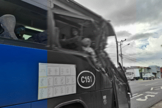 Imagen de accidente en Curridabat con autobús