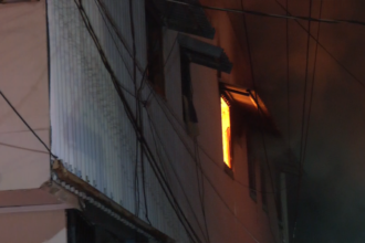 Incendio en vivienda de dos plantas atendido por Bomberos y Cruz Roja en Pavas