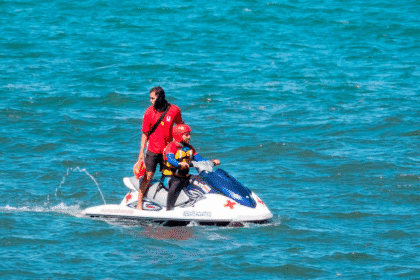 Guardavidas previene incidentes acuáticos