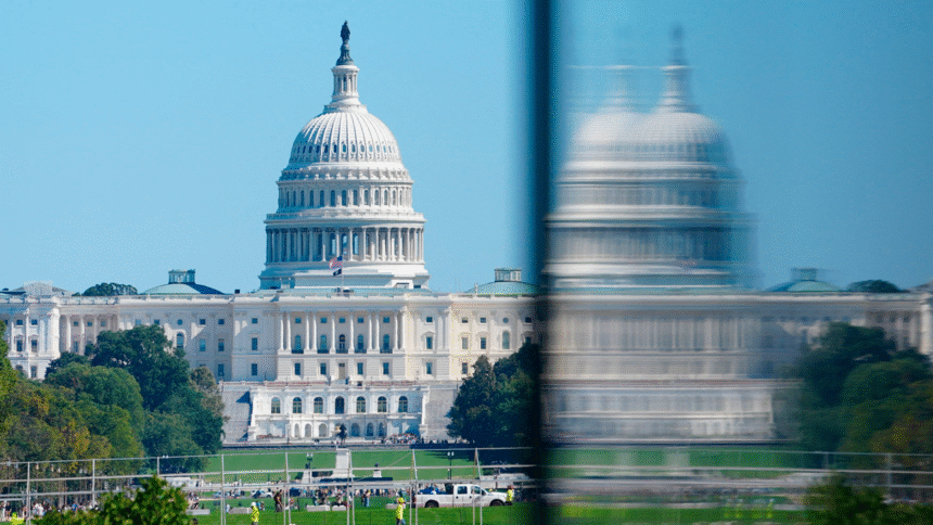 🏛️ LA CASA BLANCA FRENA DESPIDOS MASIVOS EN PLENO CIERRE GUBERNAMENTAL