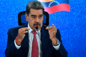 马杜罗宣布暂停特立尼达能源协议新闻画面