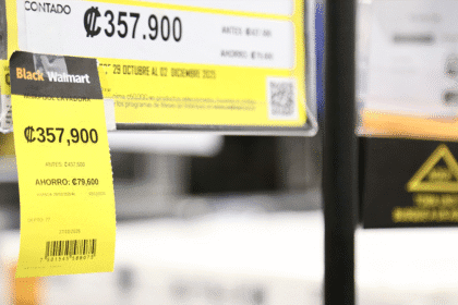 Imagen de fiscalización en comercios por MEIC en Viernes Negro