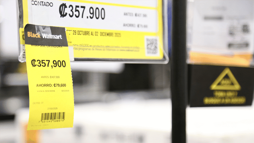 Imagen de fiscalización en comercios por MEIC en Viernes Negro