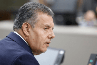  Persecución política: diputado denuncia destitución del AYA