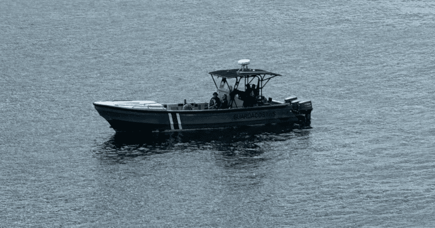 Desesperada búsqueda en el mar