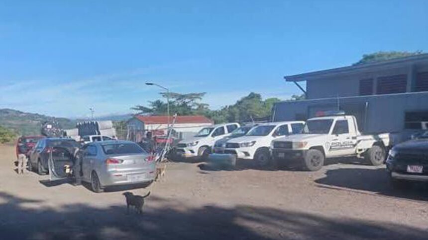 Agentes del OIJ y Fiscalía Anticorrupción