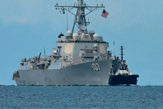 美国军舰停靠特立尼达港口