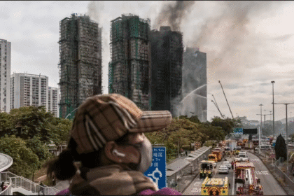 Imagen de incendio en Hong Kong con 156 víctimas